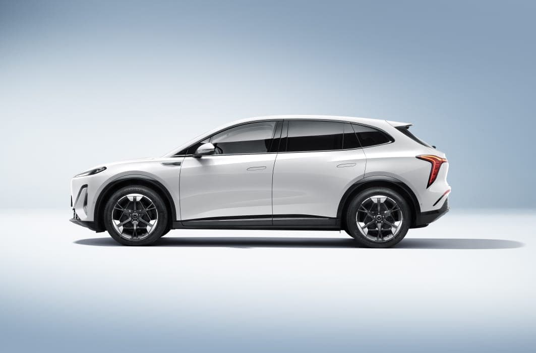 Exterior Color: Cloud Stream White