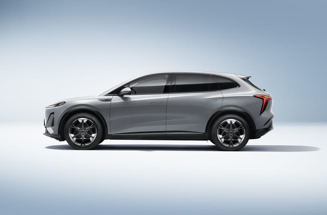 Exterior Color: Crescent Grey