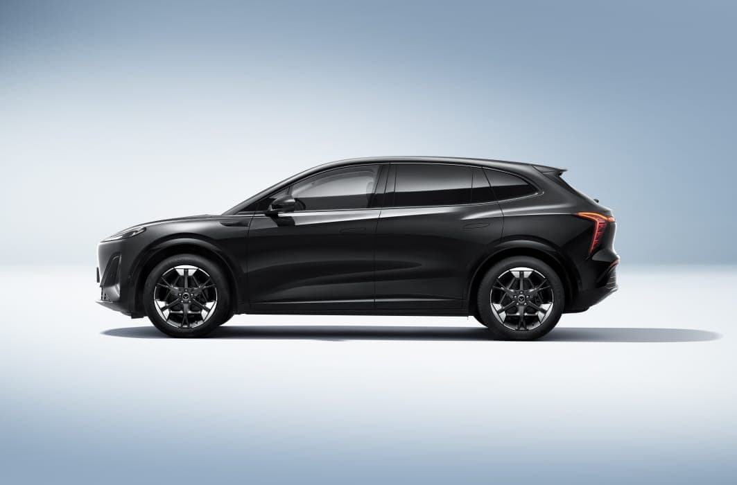 Exterior Color: Polar Night Black